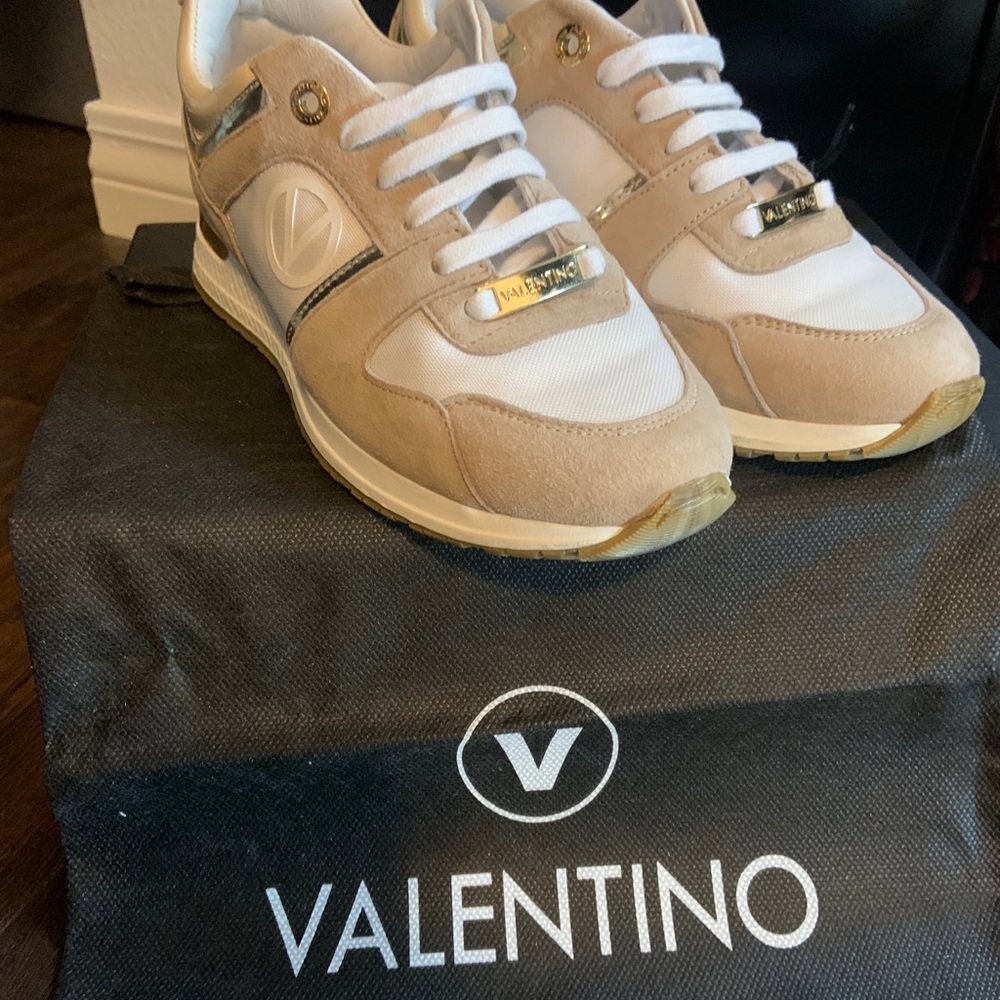 COPY - Woman’s Valentino sneakers